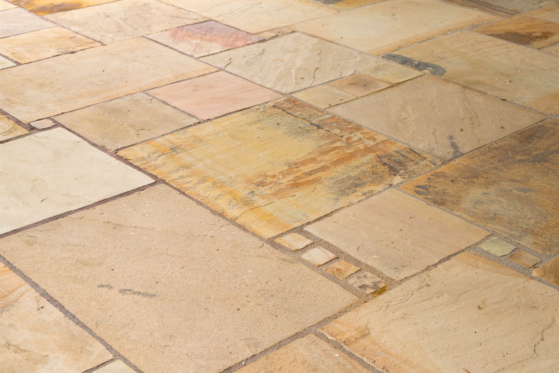 Pose de carrelage en grès à Saint-Estève